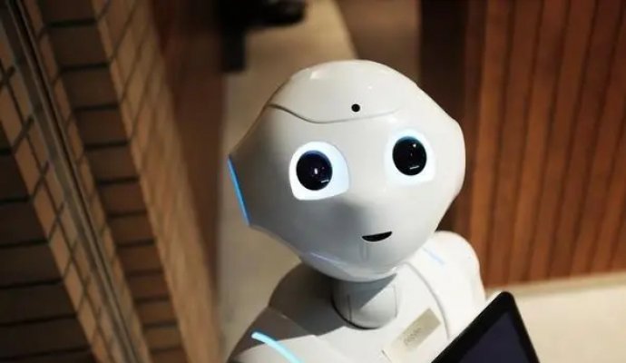 智能機器人時代你會擔心嗎（無線充電）