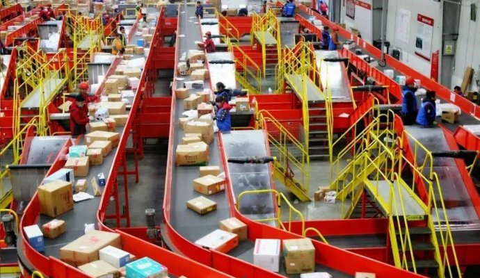 AGV:電子商務(wù)物流的信息化和智能化趨勢