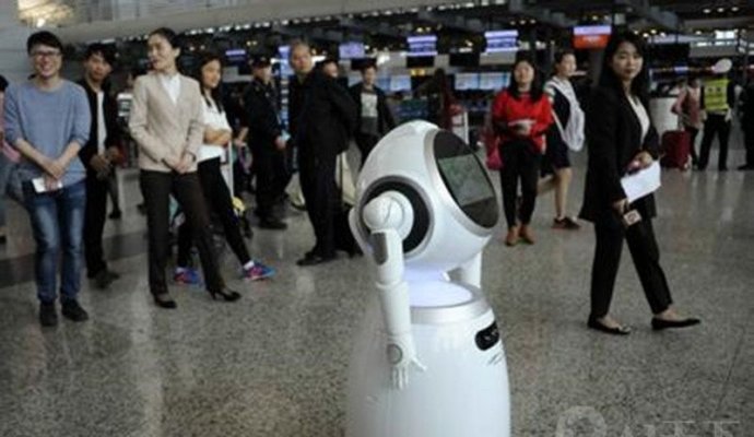 醫(yī)療服務(wù)機(jī)器人可以完成微創(chuàng)手術(shù)（無線充電）