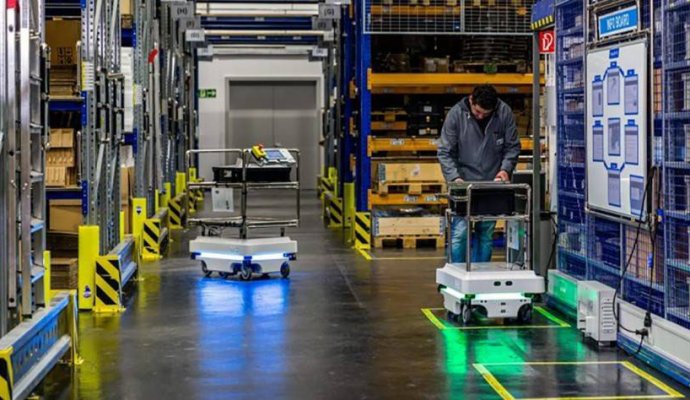 青島魯渝能源的工業無線充電器與接觸式有線充電的區別