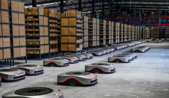 AGV小車的獨特性和優越性（無線充電）