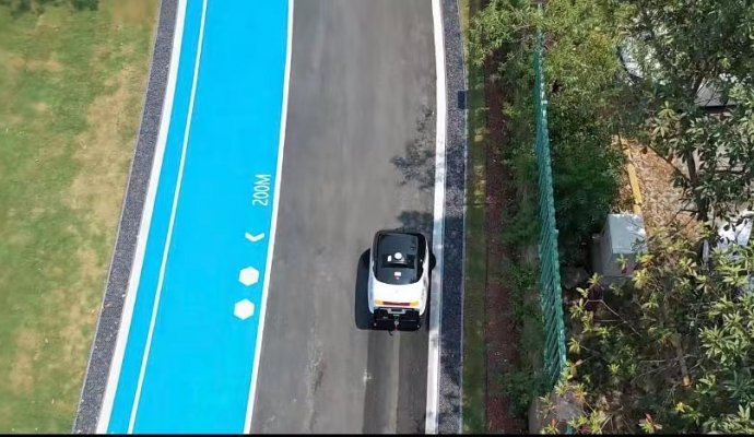 無人駕駛清掃車有哪些優(yōu)勢？（無線充電）