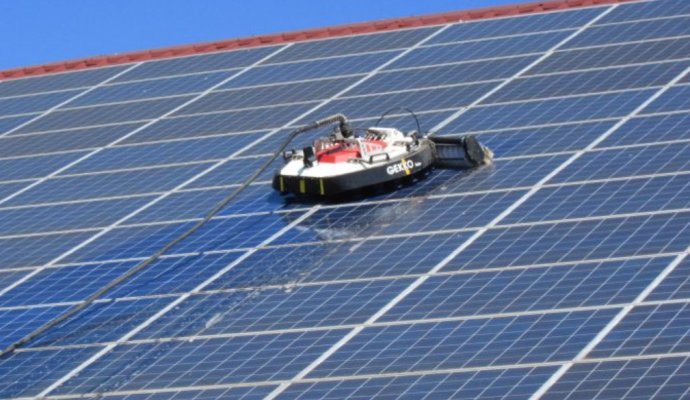 光伏清潔機器人無線充電戶外防塵方案（2025最新指南）