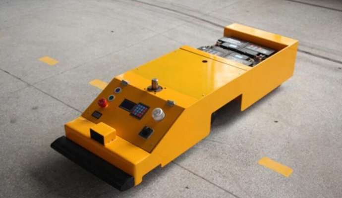 AGV小車的轉向控制方式及優勢（無線充電）