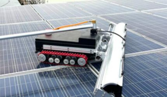 無限動力：魯渝能源無線充電技術賦能光伏清潔機器人