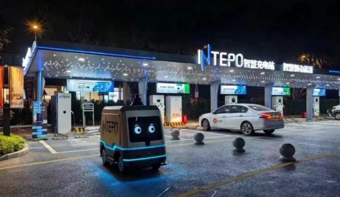 魯渝攜手，為智慧城市環衛注入無線充電新動能